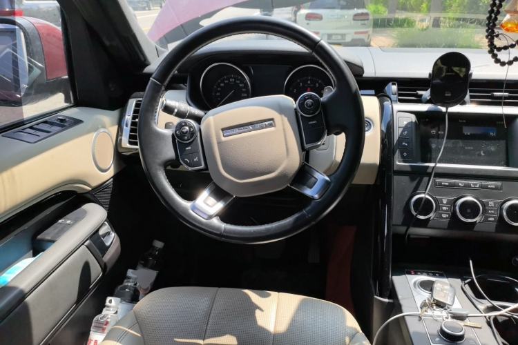 Used Land Rover Discovery 2017 3.0 SC V6 SE Steering Wheel