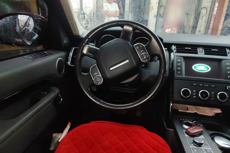 Used Land Rover Discovery 2017 3.0 SC V6 S Steering Wheel