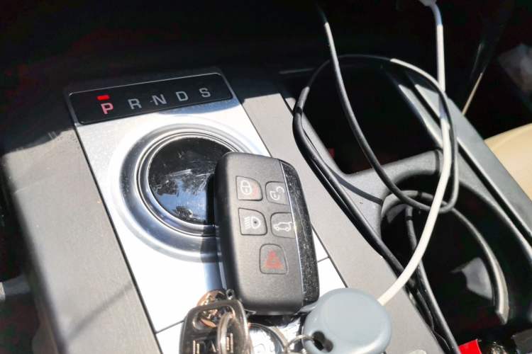 Used Land Rover Discovery 2017 3.0 SC V6 SE Vehicle Key