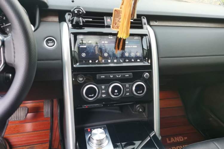 Used Land Rover Discovery 2017 3.0 SC V6 HSE Audio And AC Panel