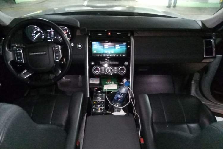 Used Land Rover Discovery 2017 3.0 SC V6 HSE Center Console