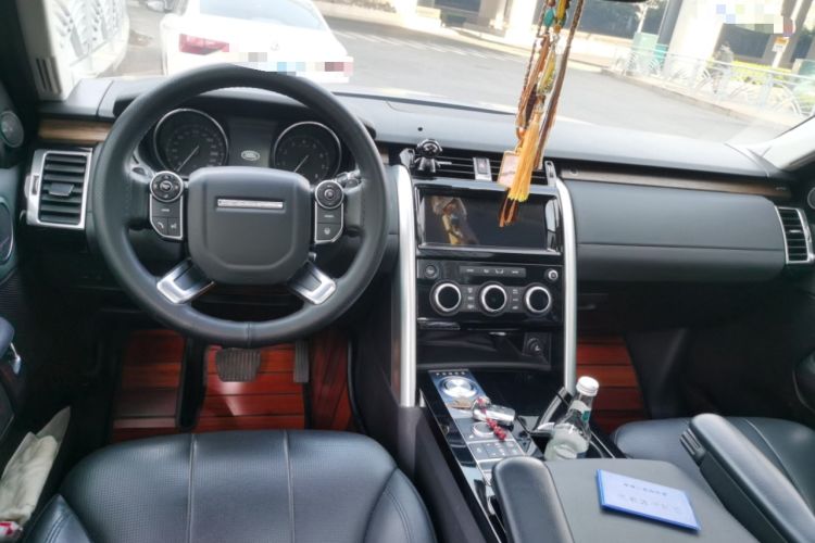 Used Land Rover Discovery 2017 3.0 SC V6 HSE Center Console