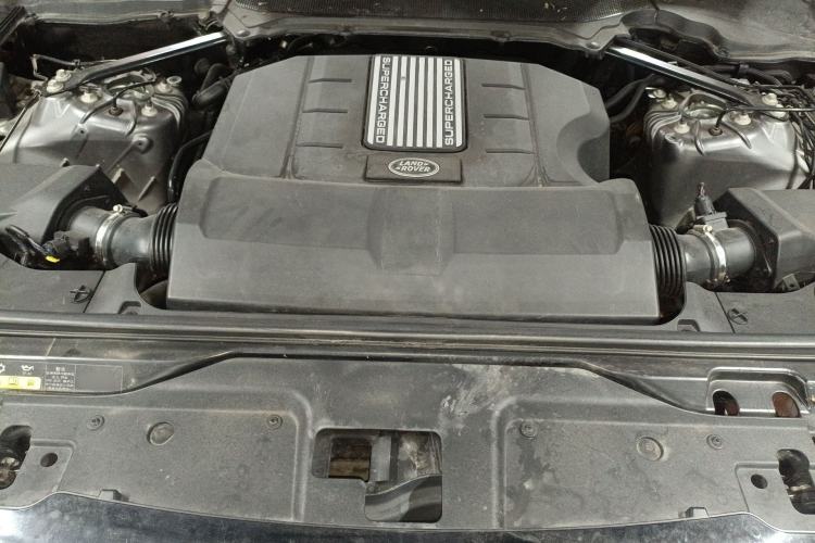 Used Land Rover Discovery 2017 3.0 SC V6 HSE Engine Bay