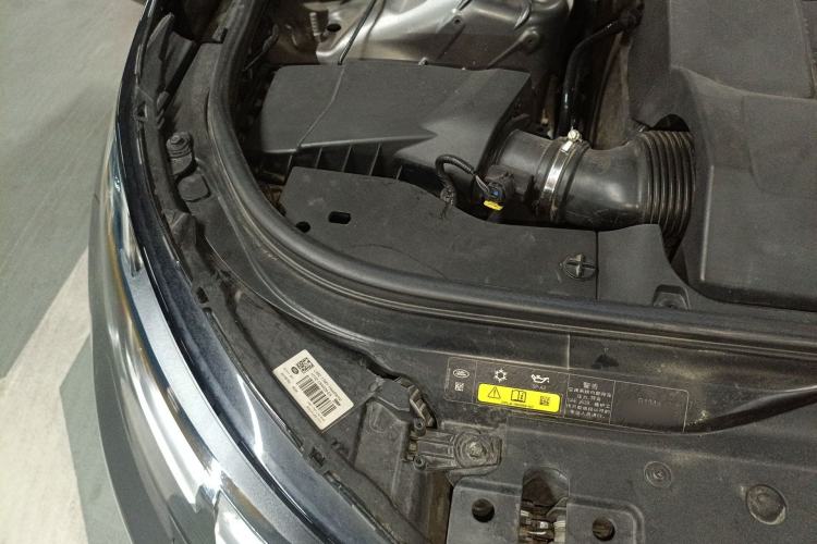 Used Land Rover Discovery 2017 3.0 SC V6 HSE Engine Bay Right