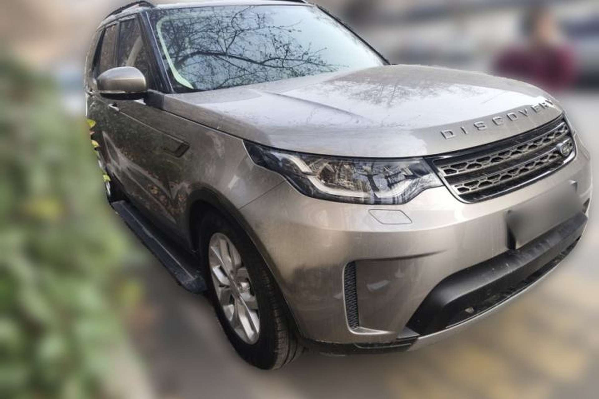 Used Land Rover Discovery 2017 3.0 SC V6 SE Front Right 45 Deg
