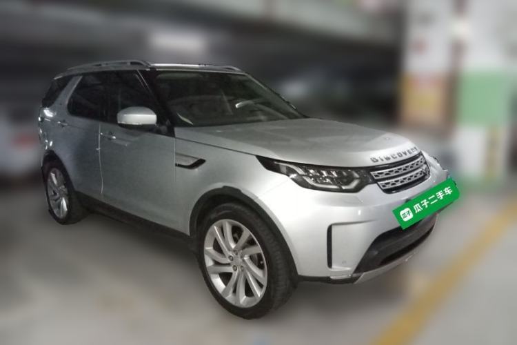 Used Land Rover Discovery 2017 3.0 SC V6 HSE Front Right 45 Deg