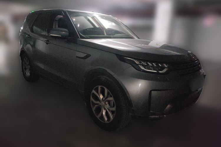 Used Land Rover Discovery 2017 3.0 SC V6 SE Front Right 45 Deg
