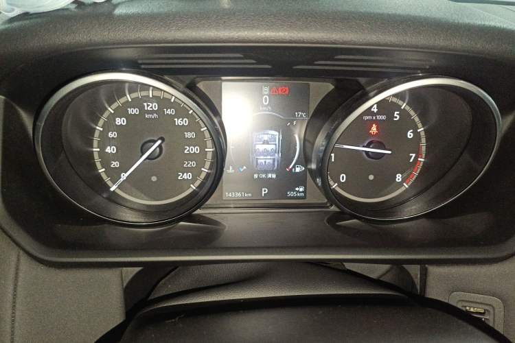 Used Land Rover Discovery 2017 3.0 SC V6 HSE Instrument Cluster