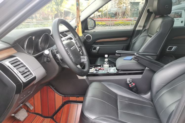 Used Land Rover Discovery 2017 3.0 SC V6 HSE Left Front Seat