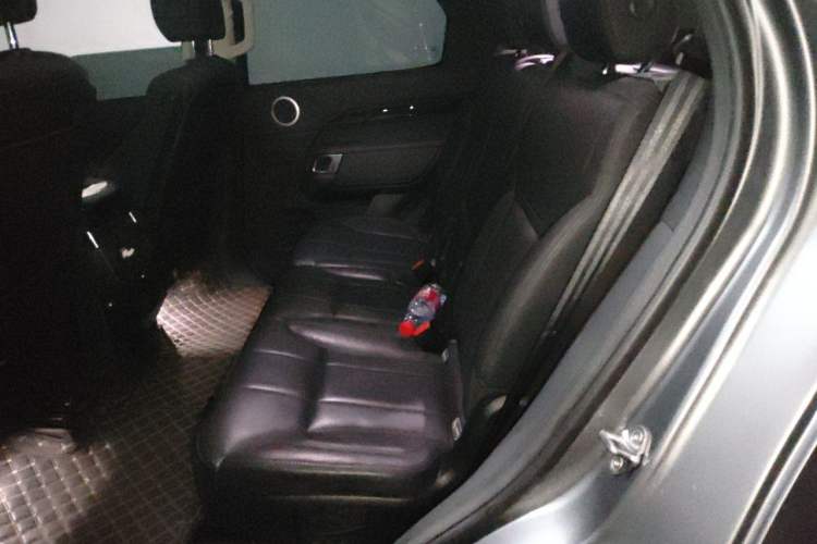 Used Land Rover Discovery 2017 3.0 SC V6 SE Left Rear Seat