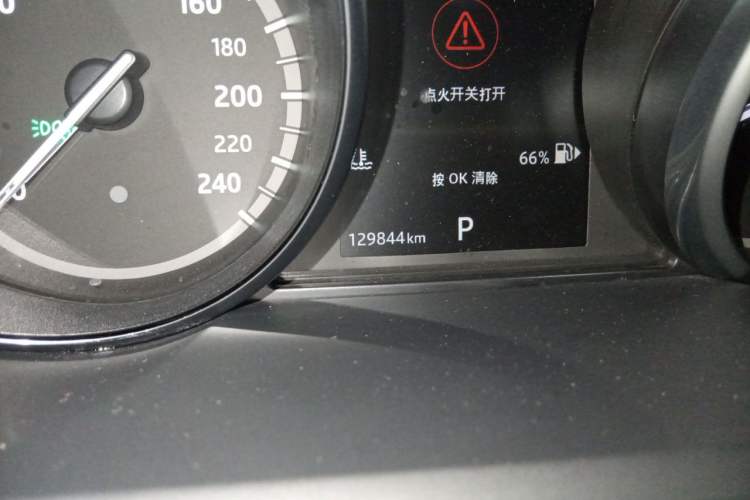 Used Land Rover Discovery 2017 3.0 SC V6 HSE Odometer Close Up