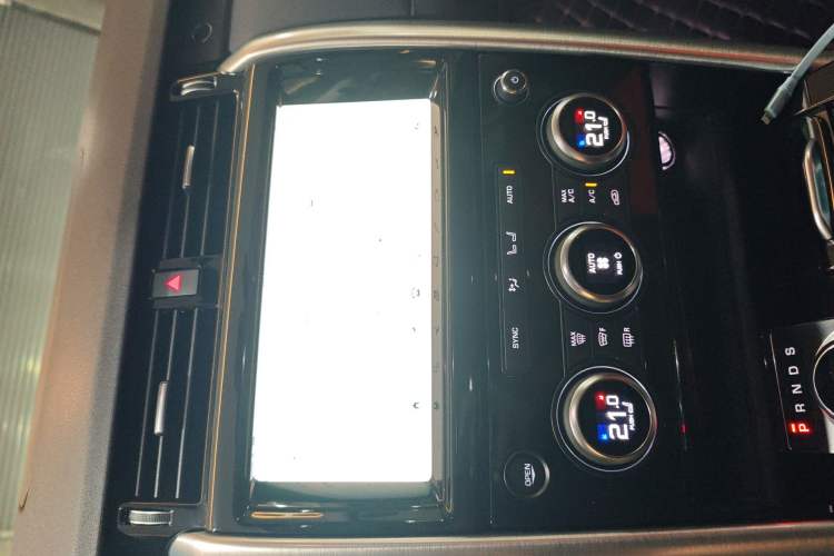 Used Land Rover Discovery 2017 3.0 SC V6 HSE Audio And AC Panel