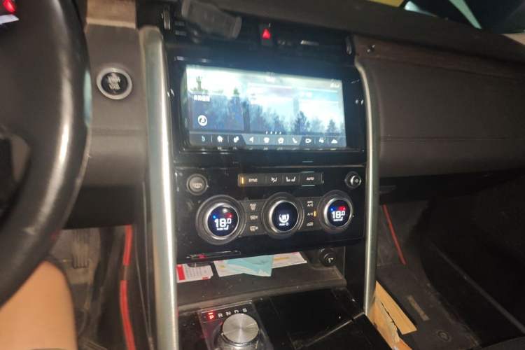 Used Land Rover Discovery 2017 3.0 SC V6 HSE Audio And AC Panel