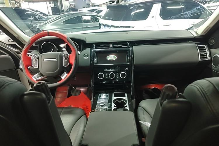 Used Land Rover Discovery 2017 3.0 SC V6 HSE Center Console