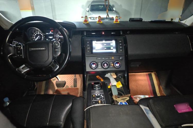 Used Land Rover Discovery 2017 3.0 SC V6 SE Center Console