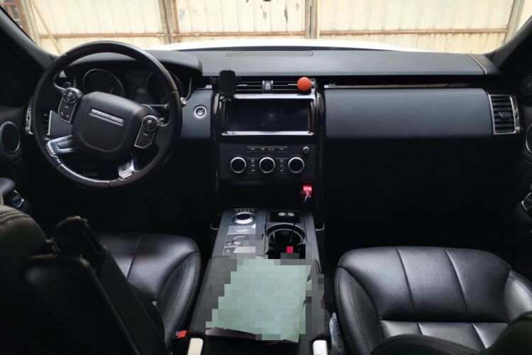 Used Land Rover Discovery 2017 3.0 SC V6 SE Center Console