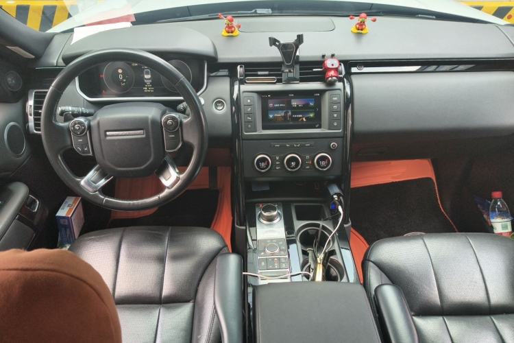Used Land Rover Discovery 2017 3.0 SC V6 SE Center Console