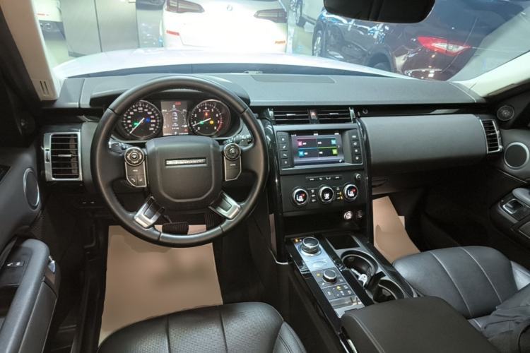 Used Land Rover Discovery 2017 3.0 SC V6 S Center Console