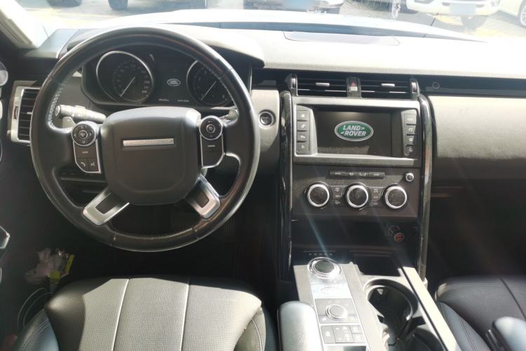 Used Land Rover Discovery 2017 3.0 SC V6 S Center Console