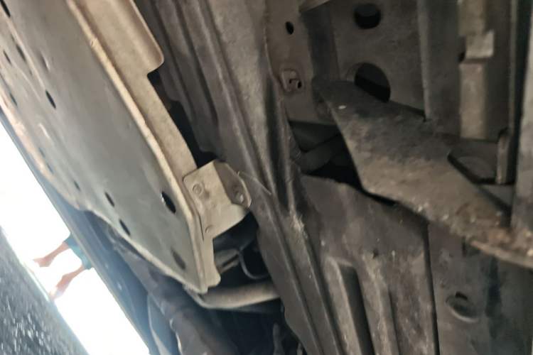 Used Land Rover Discovery  Chassis Front Left