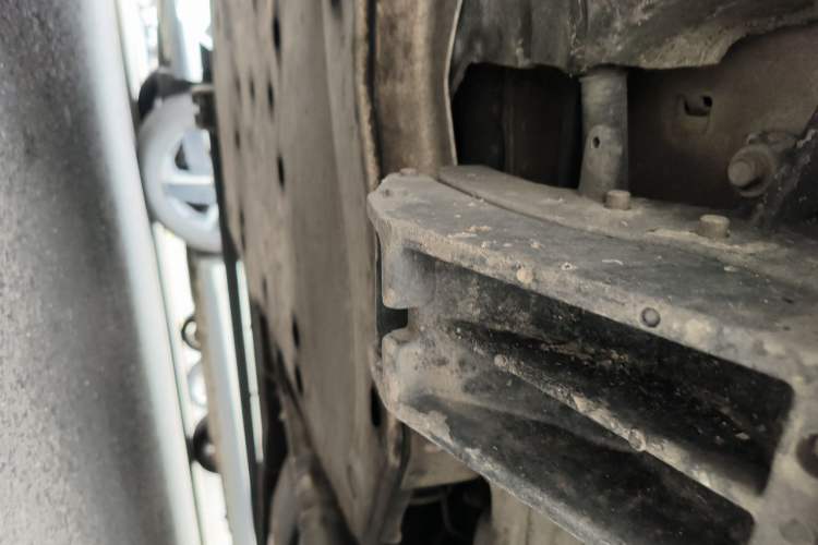 Used Land Rover Discovery  Chassis Front Left