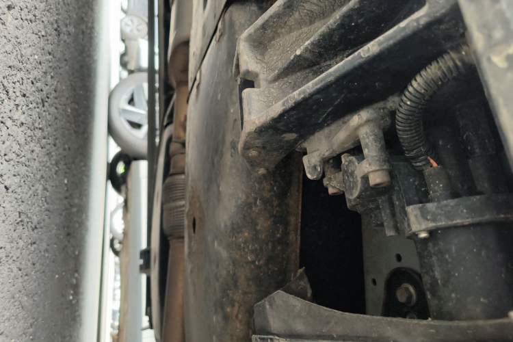 Used Land Rover Discovery  Chassis Rear Left