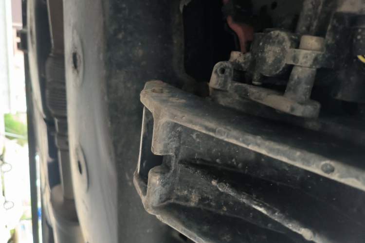 Used Land Rover Discovery  Chassis Rear Right