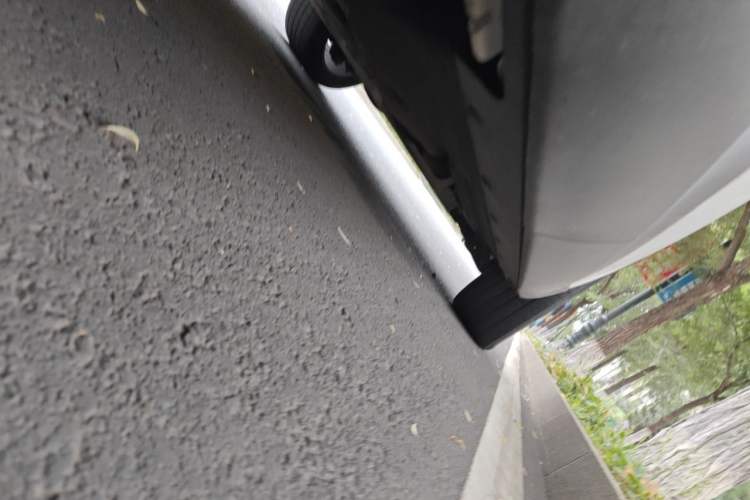 Used Land Rover Discovery  Chassis Rear Right