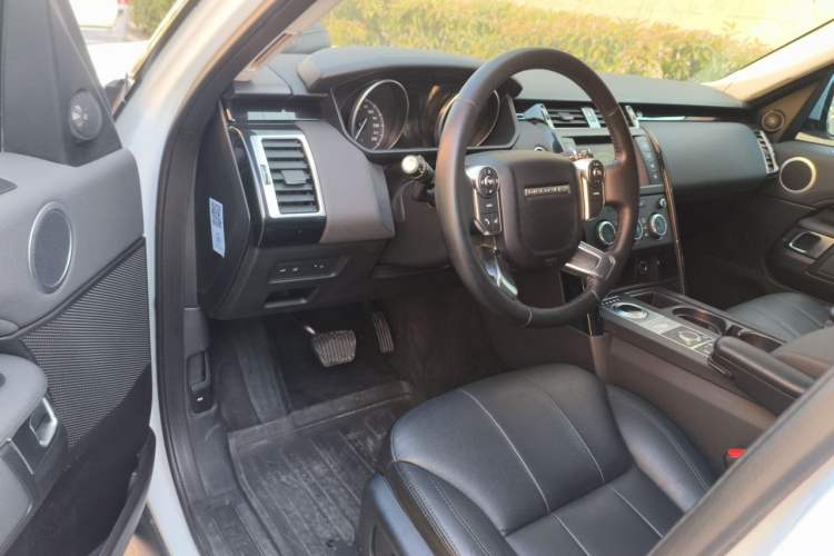 Used Land Rover Discovery 2017 3.0 SC V6 S Driver Seat