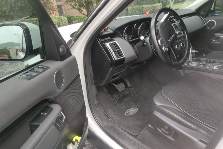 Used Land Rover Discovery 2017 5th Generation 3.0 V6 SE Driver Seat