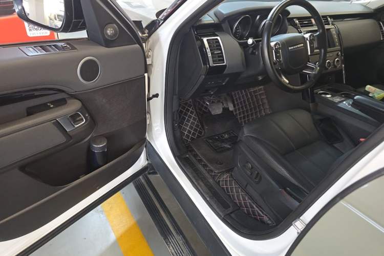 Used Land Rover Discovery 2017 3.0 SC V6 S Driver Seat