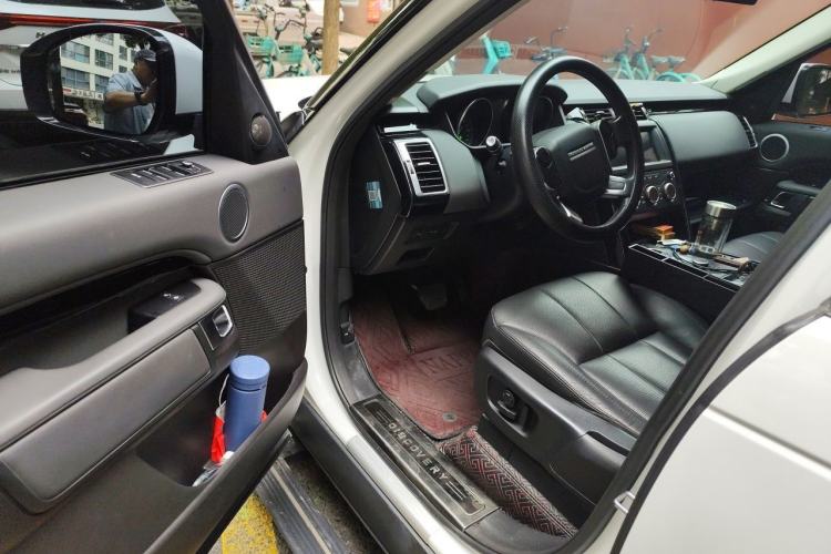 Used Land Rover Discovery 2017 3.0 SC V6 SE Driver Seat