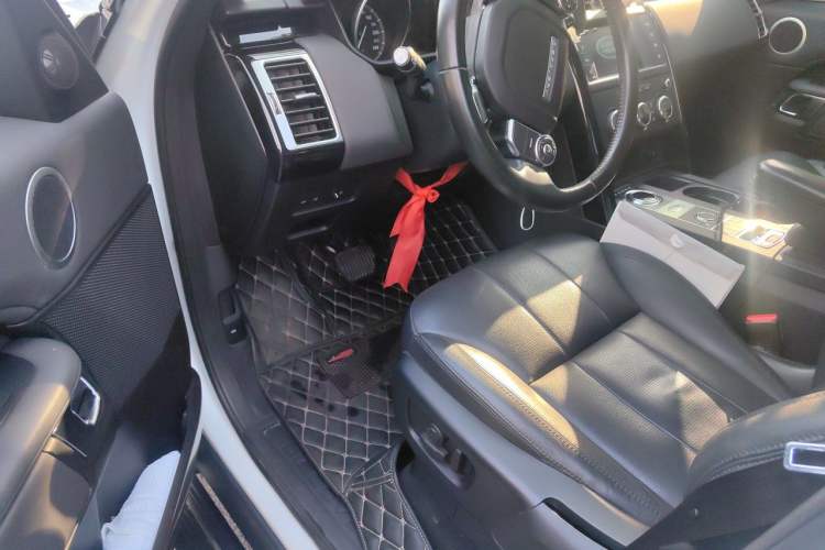 Used Land Rover Discovery 2017 3.0 SC V6 SE Driver Seat