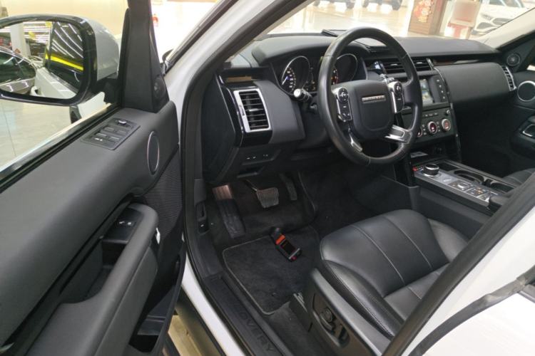 Used Land Rover Discovery 2017 3.0 SC V6 SE Driver Seat