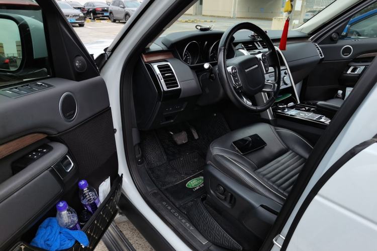 Used Land Rover Discovery 2017 3.0 SC V6 HSE Driver Seat