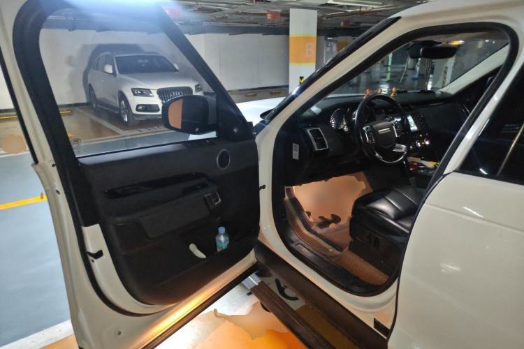 Used Land Rover Discovery 2017 3.0 SC V6 SE Driver Seat