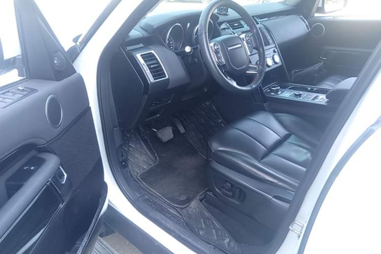 Used Land Rover Discovery 2017 3.0 SC V6 S Driver Seat