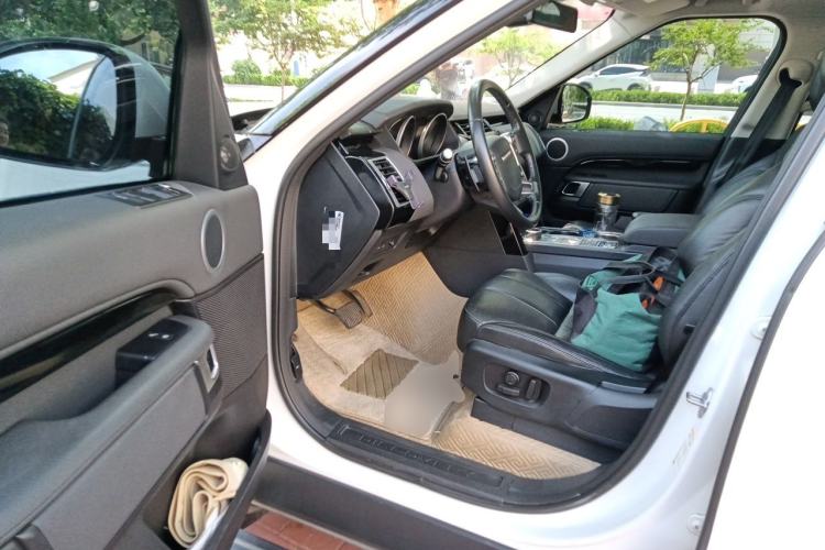 Used Land Rover Discovery 2017 3.0 SC V6 SE Driver Seat