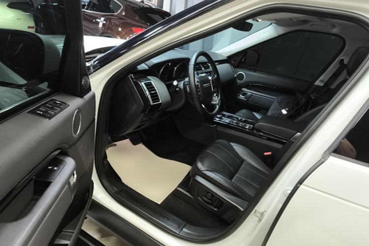 Used Land Rover Discovery 2017 3.0 SC V6 S Driver Seat