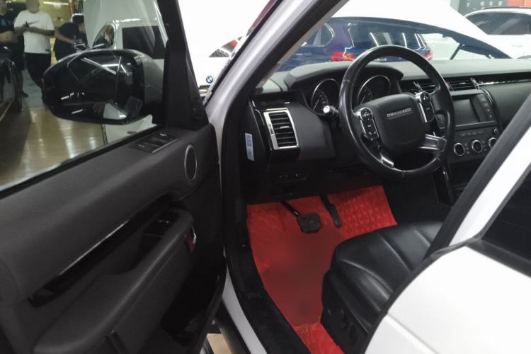Used Land Rover Discovery 2017 3.0 SC V6 S Driver Seat