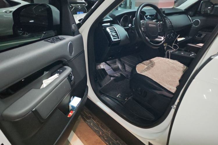 Used Land Rover Discovery 2017 3.0 SC V6 SE Driver Seat