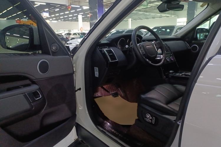 Used Land Rover Discovery 2017 3.0 SC V6 SE Driver Seat
