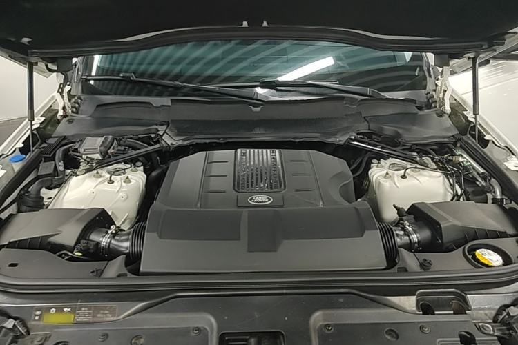 Used Land Rover Discovery 2017 3.0 SC V6 HSE Engine Bay