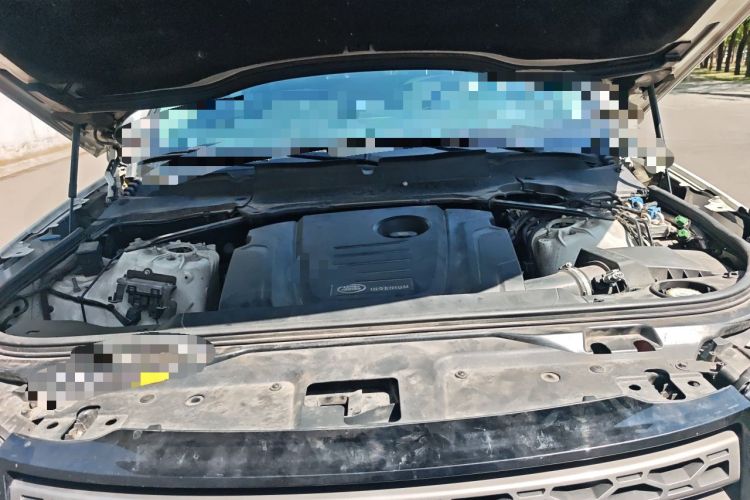 Used Land Rover Discovery  Engine Bay