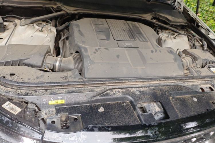 Used Land Rover Discovery 2017 3.0 SC V6 S Engine Bay