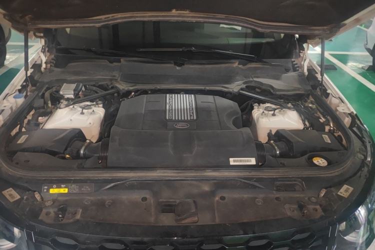 Used Land Rover Discovery 2017 3.0 SC V6 SE Engine Bay
