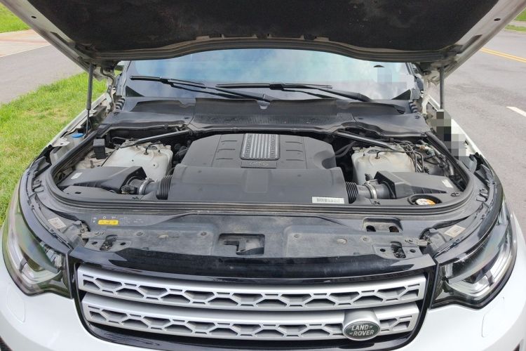 Used Land Rover Discovery 2017 3.0 SC V6 HSE LUXURY Engine Bay