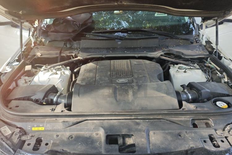 Used Land Rover Discovery 2017 3.0 SC V6 SE Engine Bay