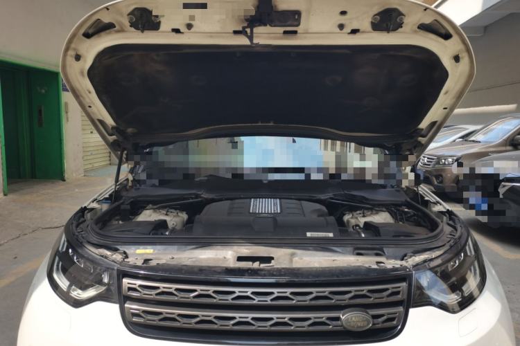 Used Land Rover Discovery 2017 3.0 SC V6 SE Engine Bay