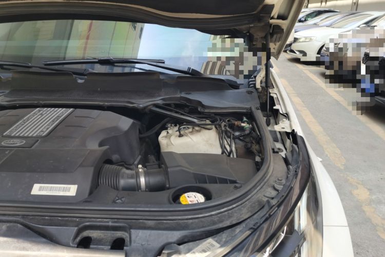 Used Land Rover Discovery 2017 3.0 SC V6 SE Engine Bay Left